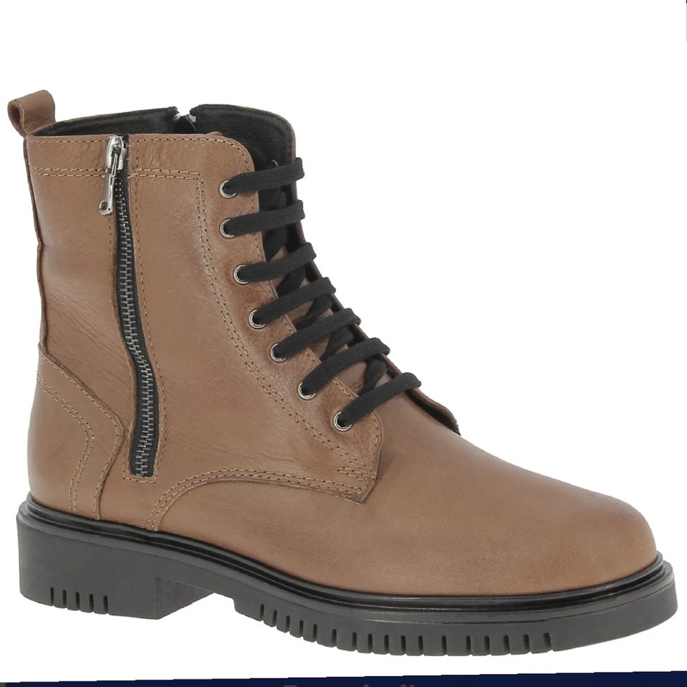 New Nikolas boots.